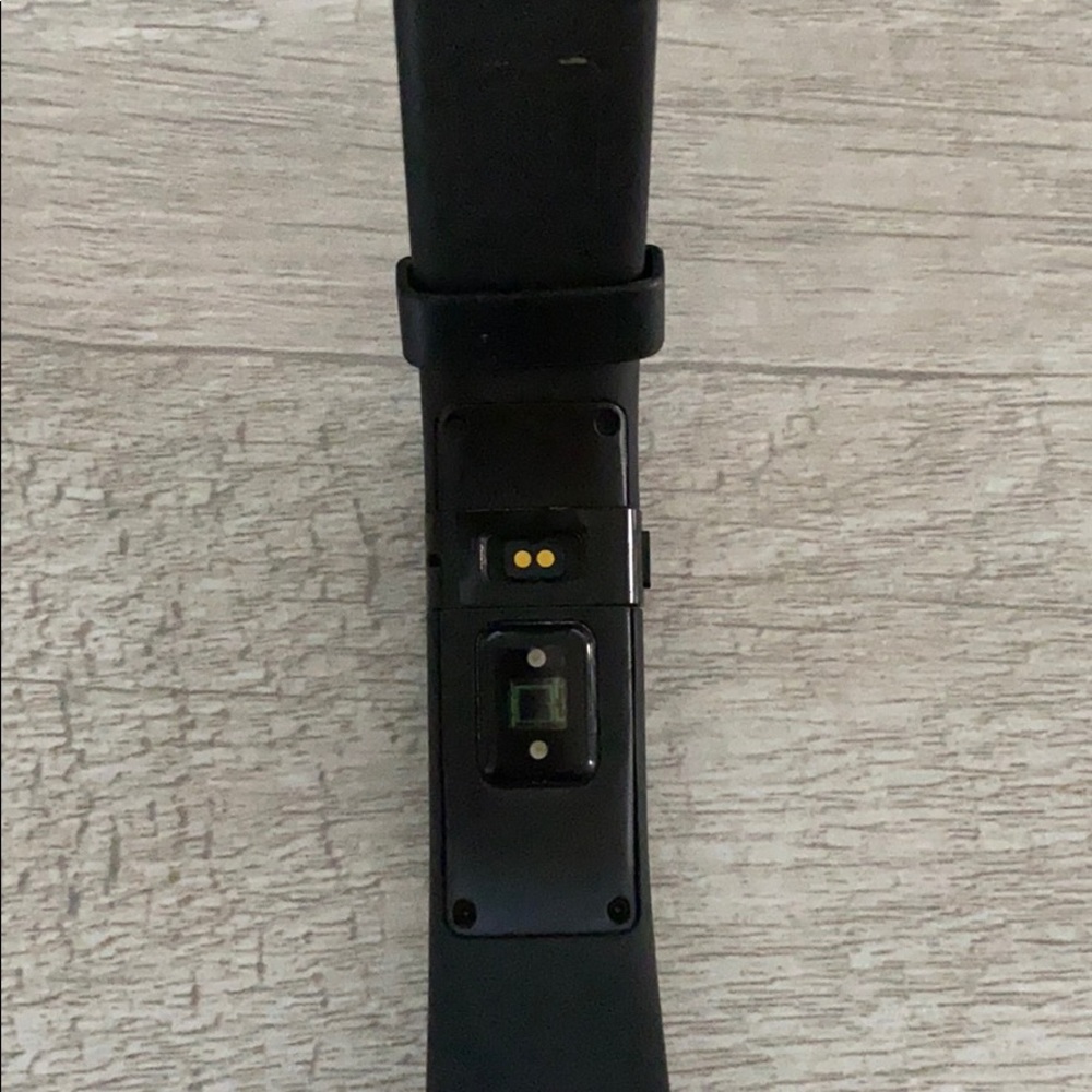 FitBit Charge HR - Picture 3 of 3